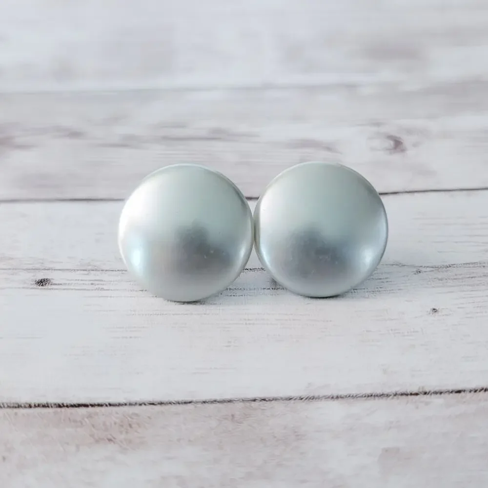 Vintage Screw On Earrings Pale Green/Blue Pearlescent Circle